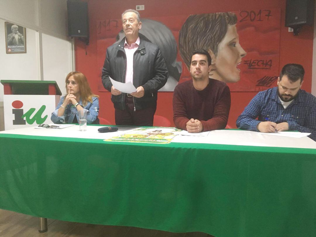 Elección del candidato a las elecciones municipales de Izquierda Unida en la asamblea de la formación en Pinos Puente (Granada)