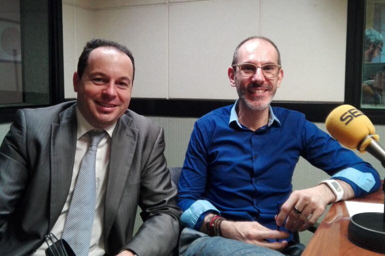 Los abogados del Turno de Oficio Roberto Gómez Calles y Patricio Cuadra en los estudios de Radio Zamora