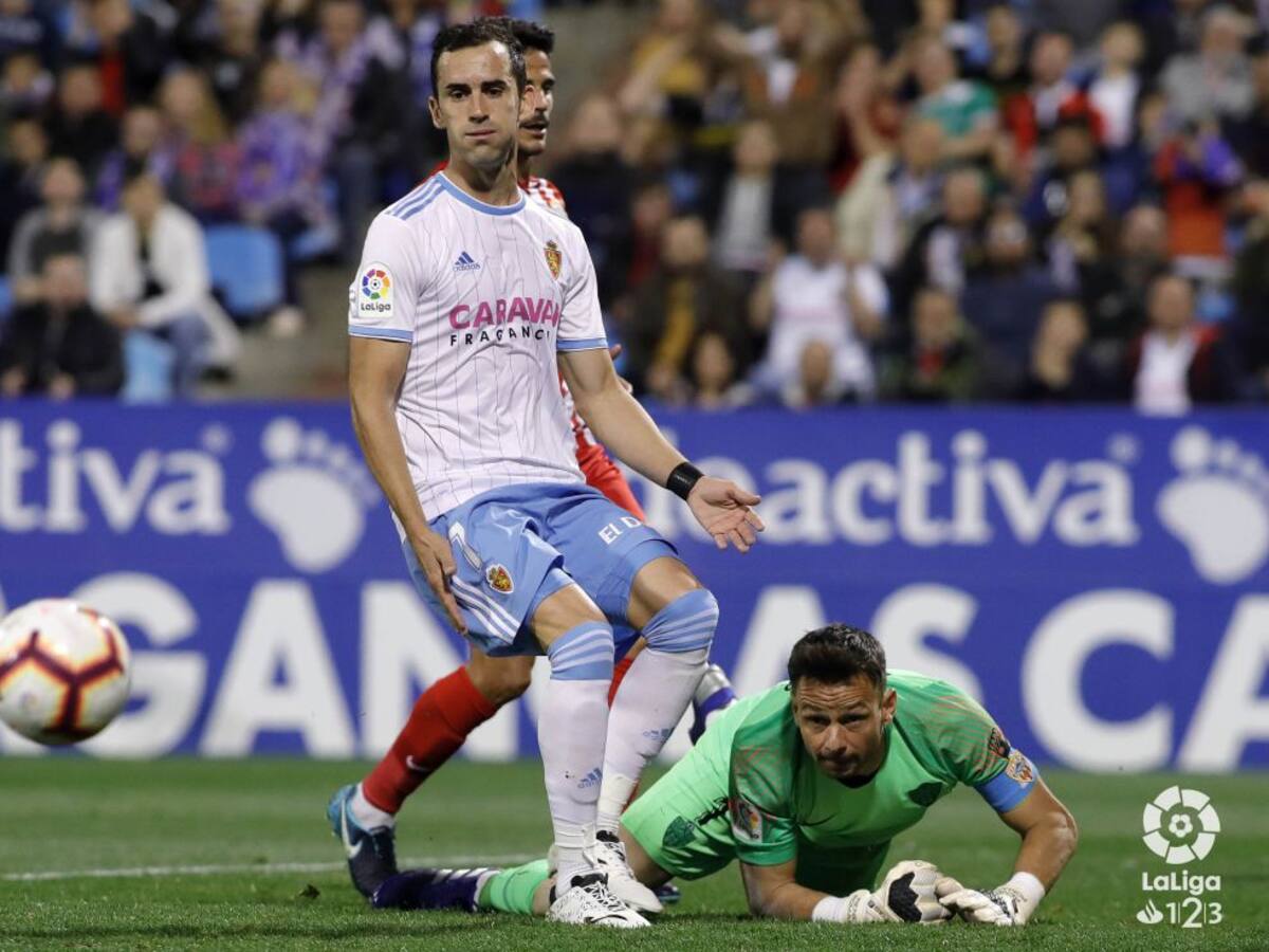 René, como un niño con zapatos nuevos