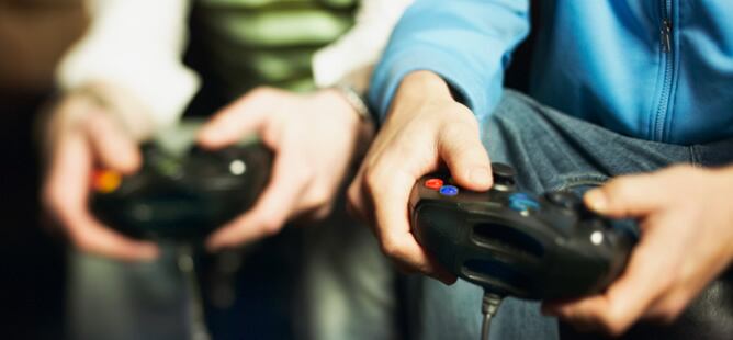 Los cirujanos que han trabajado con Internet y han utilizado videojuegos &quot;tienen un 40% menos de errores&quot;