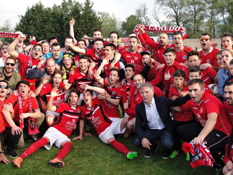 Celebración del primer puesto liguero en Sarón