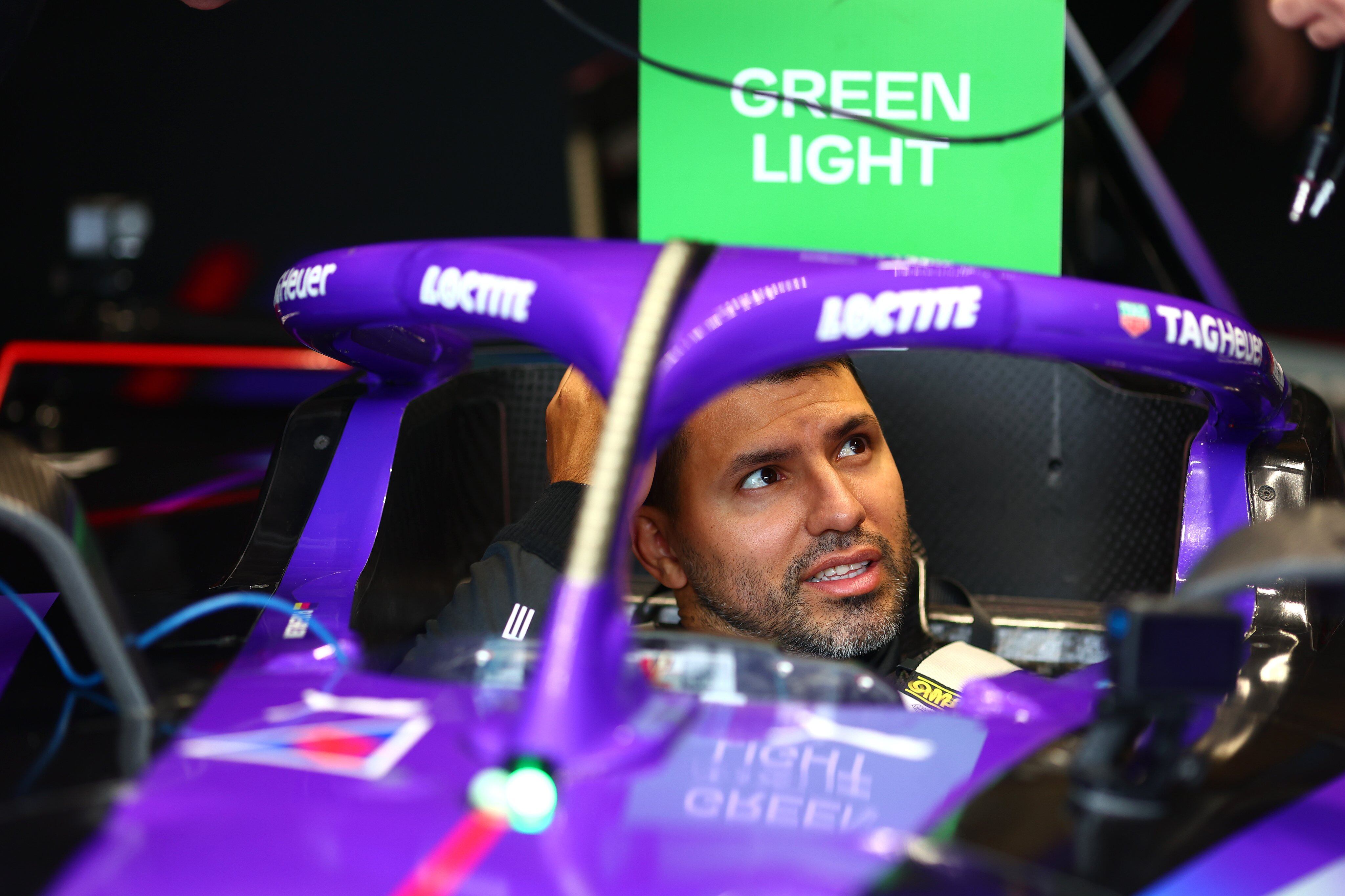 Sergio Agüero subido a un Fórmula E