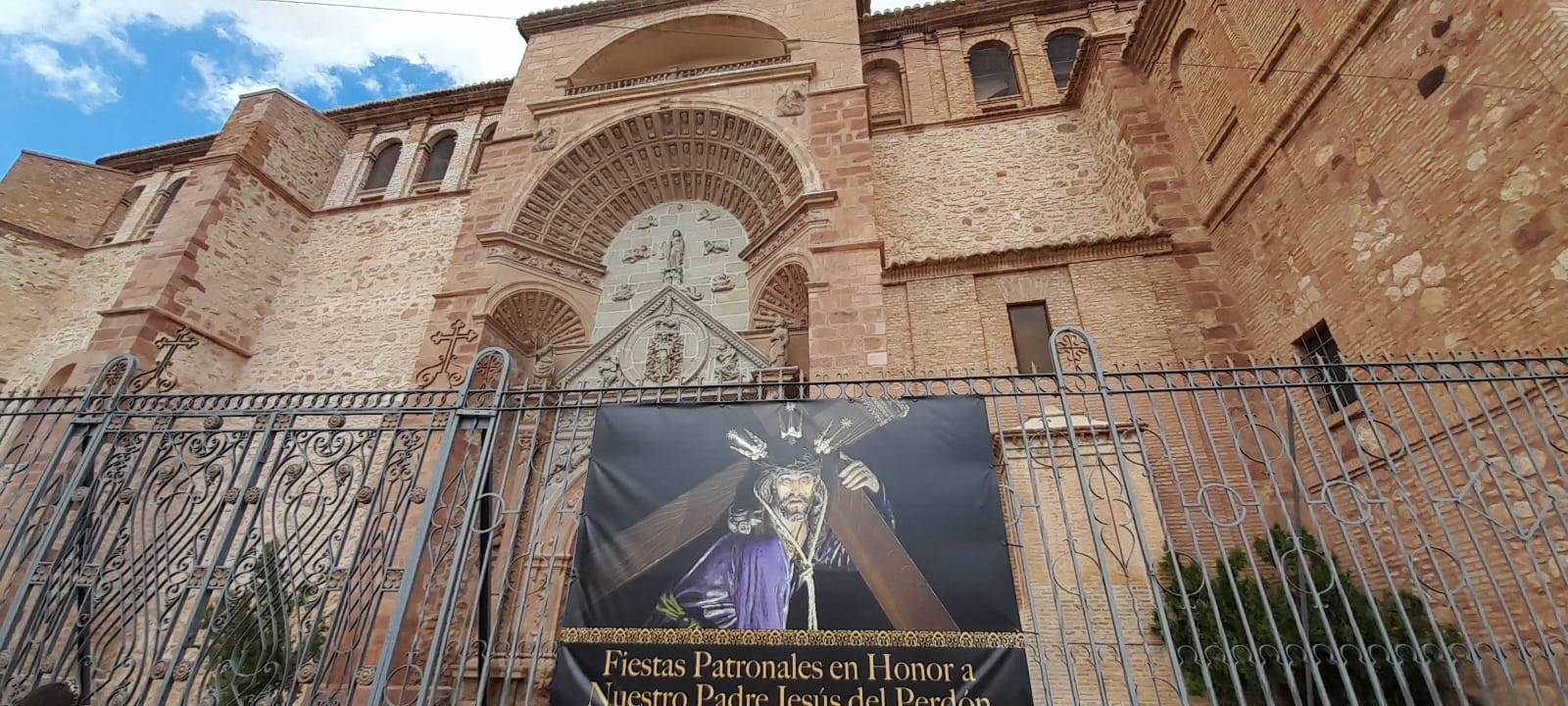 Imagen del especial &#039;Hoy por Hoy Valdepeñas&#039; de la Cadena SER, emitido este miércoles desde el corazón de Manzanares en el último día de sus fiestas patronales