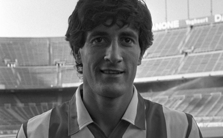 Quique Setién, durante su etapa como jugador del Atlético de Madrid cuando fue entrenador por Luis Aragonés