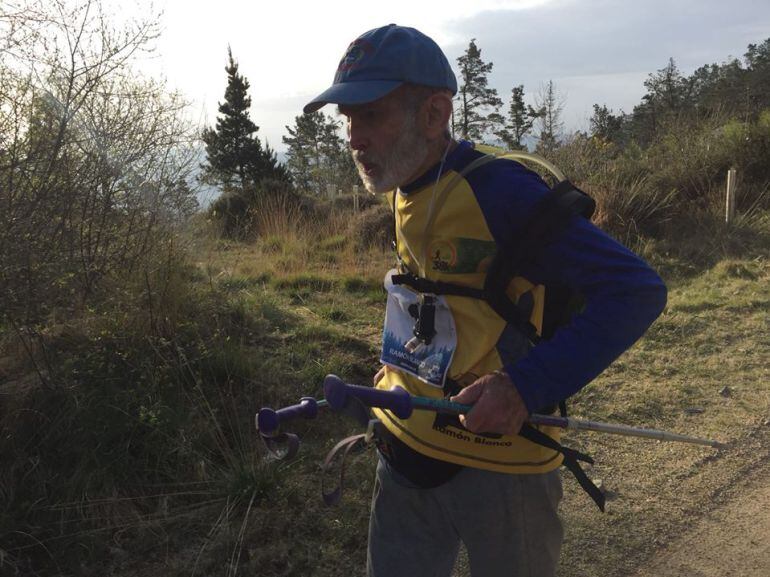 El montañero, Ramón Blanco, de 84 años en una parte del recorrido de la CAMOVI.