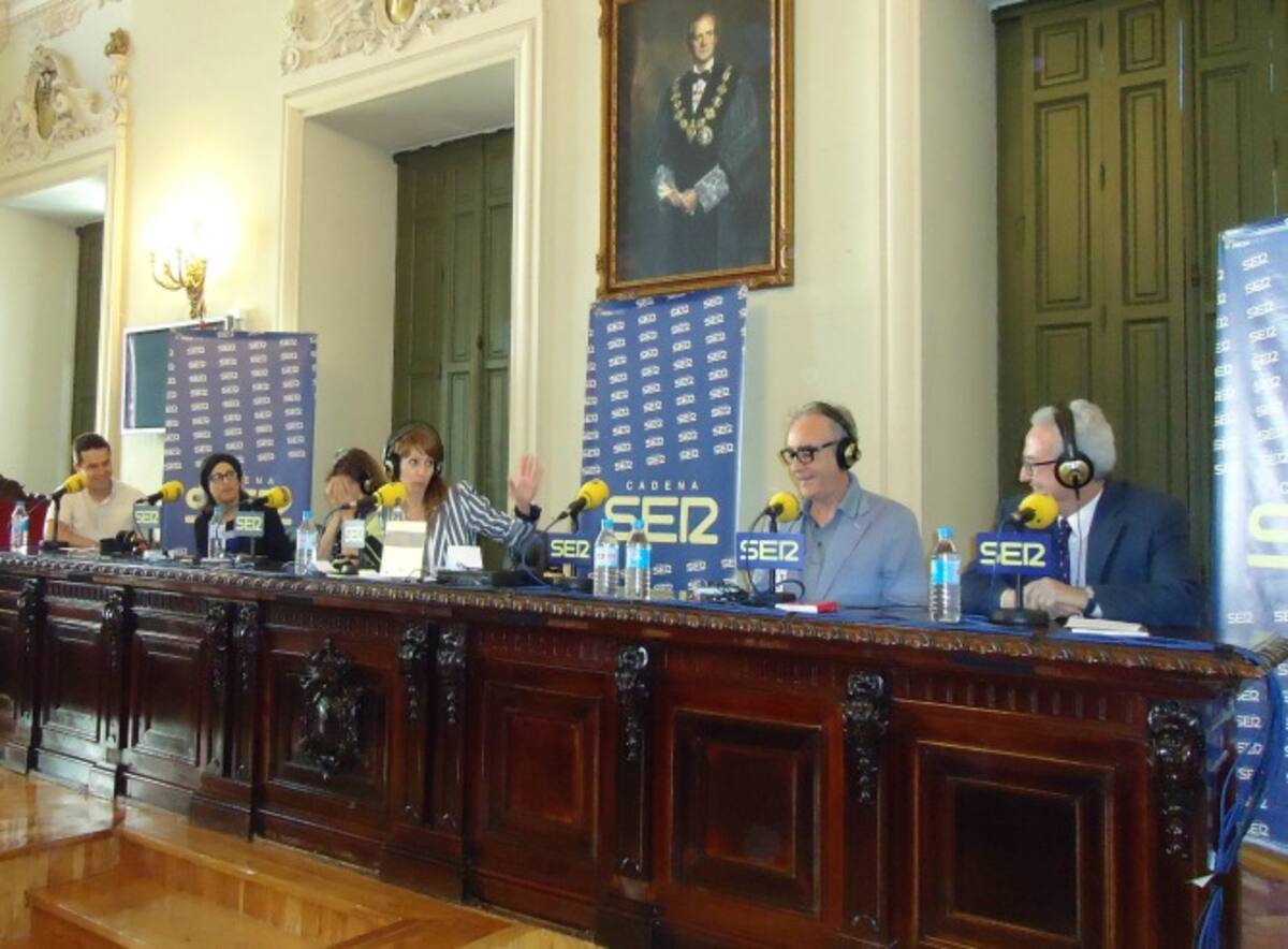 A la derecha, Carlos Ganzenmüller, fiscal del Tribunal Supremo, coordinador del área dedicada a la protección de las personas con discapacidad. A la izquierda de Macarena Berlín, nuestra compañera Sonia Ballesteros y Eugenia Alcorta, directora del Instit