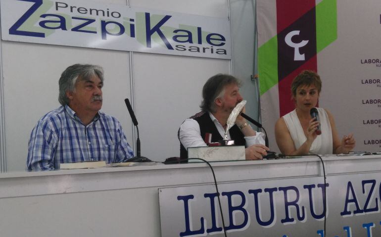 El autor irlandés, John Connolly, ha presentado su último libro en la Feria del Libro de Bilbao