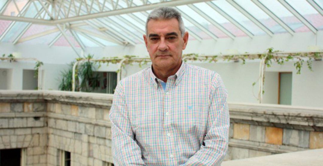 Eduardo Van den Eynde en el Parlamento de Cantabria.