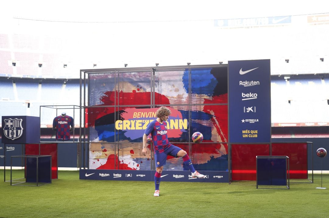 Griezmann da sus primeros toques como jugador del Barça