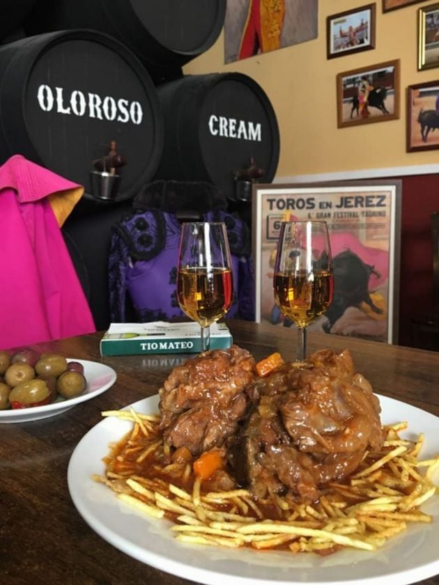 El famoso estofado de cola de toro de Las Banderillas