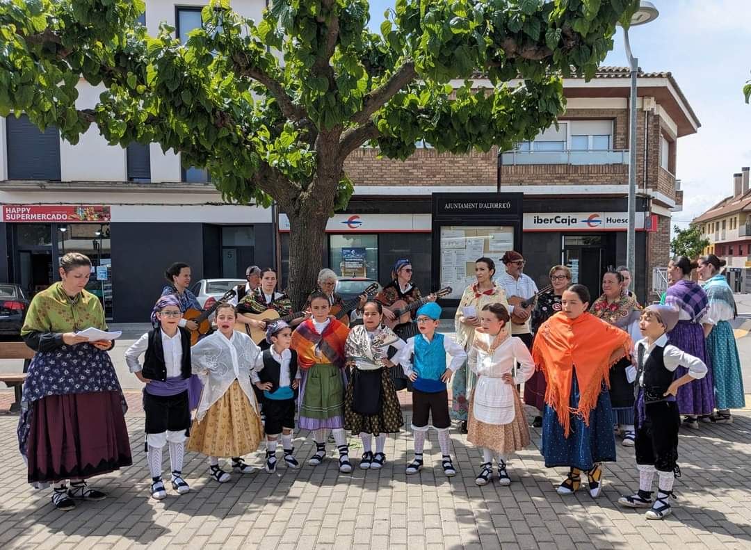 El día de la madre la rondalla San Bartolomé realizó una ronda de jotas. Foto: Ayuntamiento de Altorricón