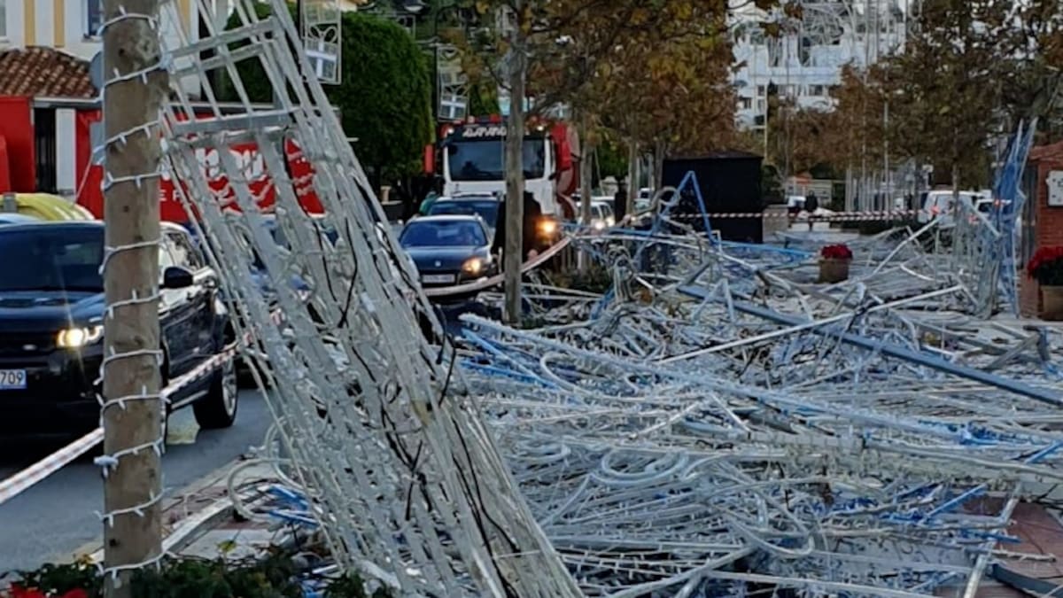 Un tornado azota el litoral de Mijas (Málaga) con vientos de hasta 130 kilómetros por hora