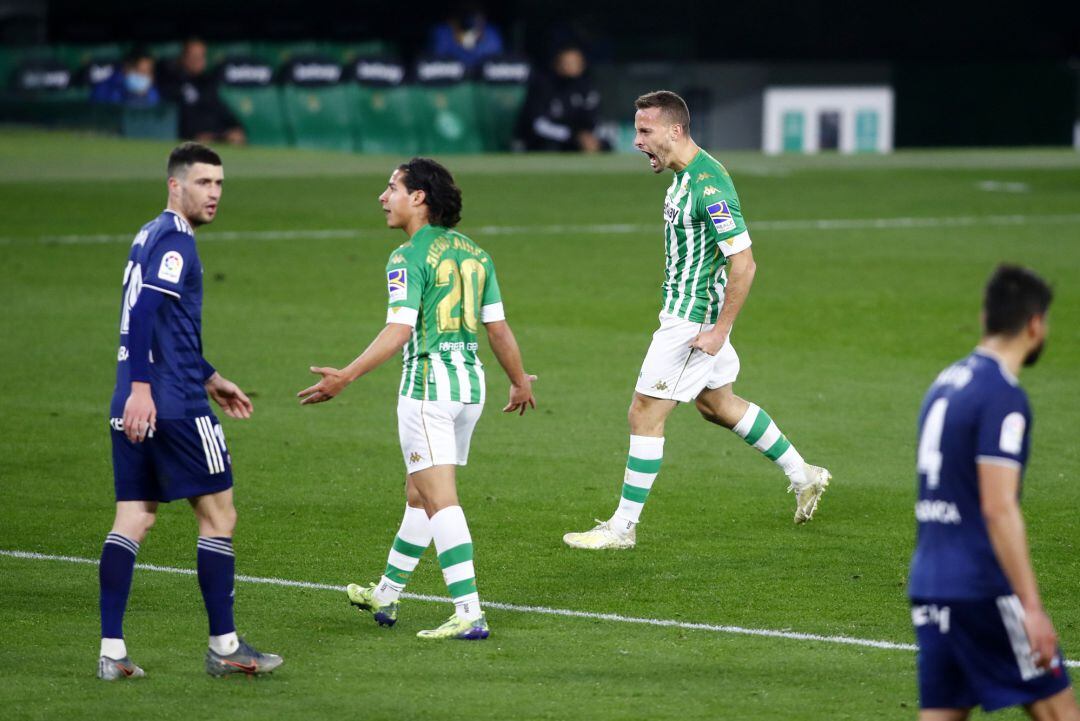 Canales celebra su segundo gol