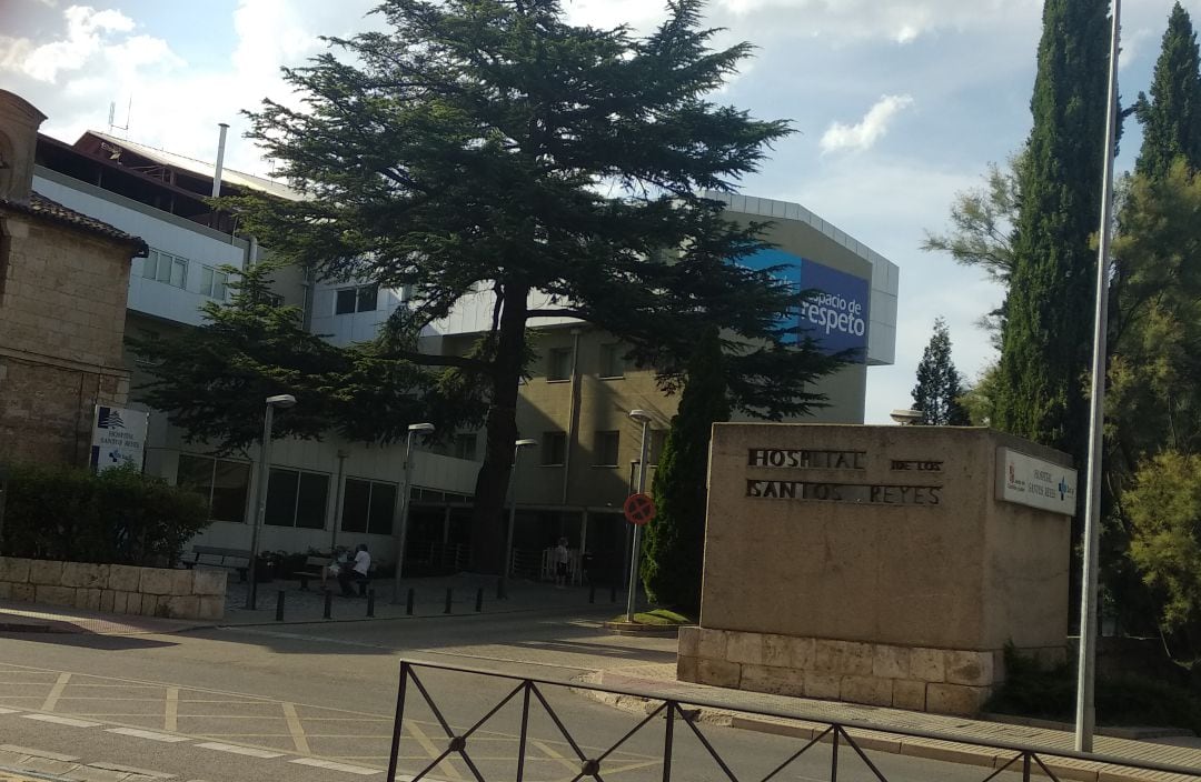 Entrada del Hospital de los Santos Reyes