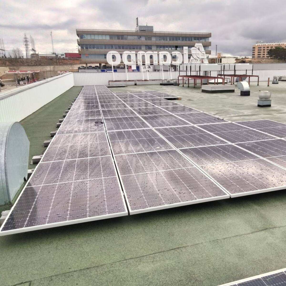 Centro Comercial Camaretas se une al autoconsumo fotovoltaico