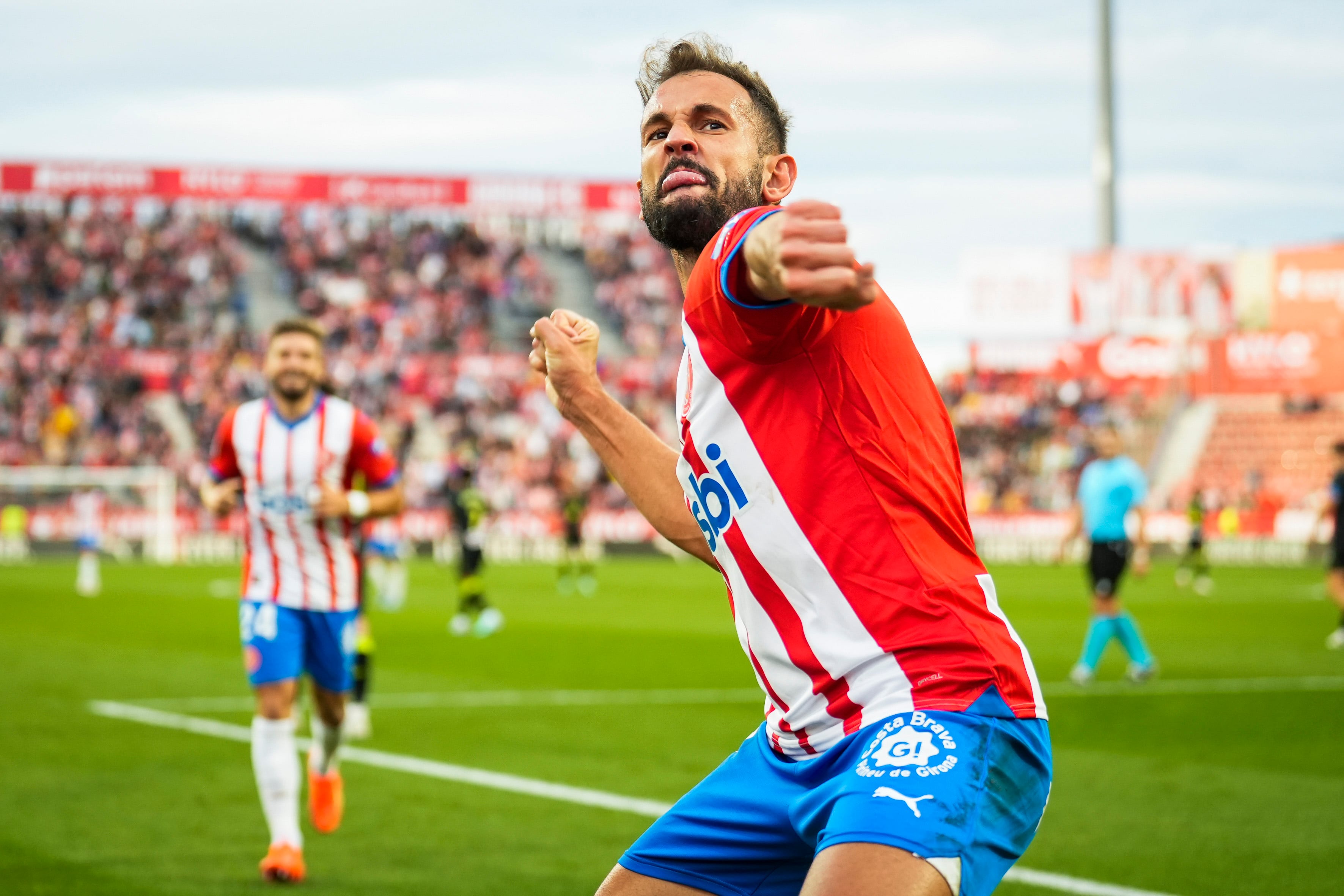 El delantero uruguayo del Girona Christian Stuani celebrando un gol 