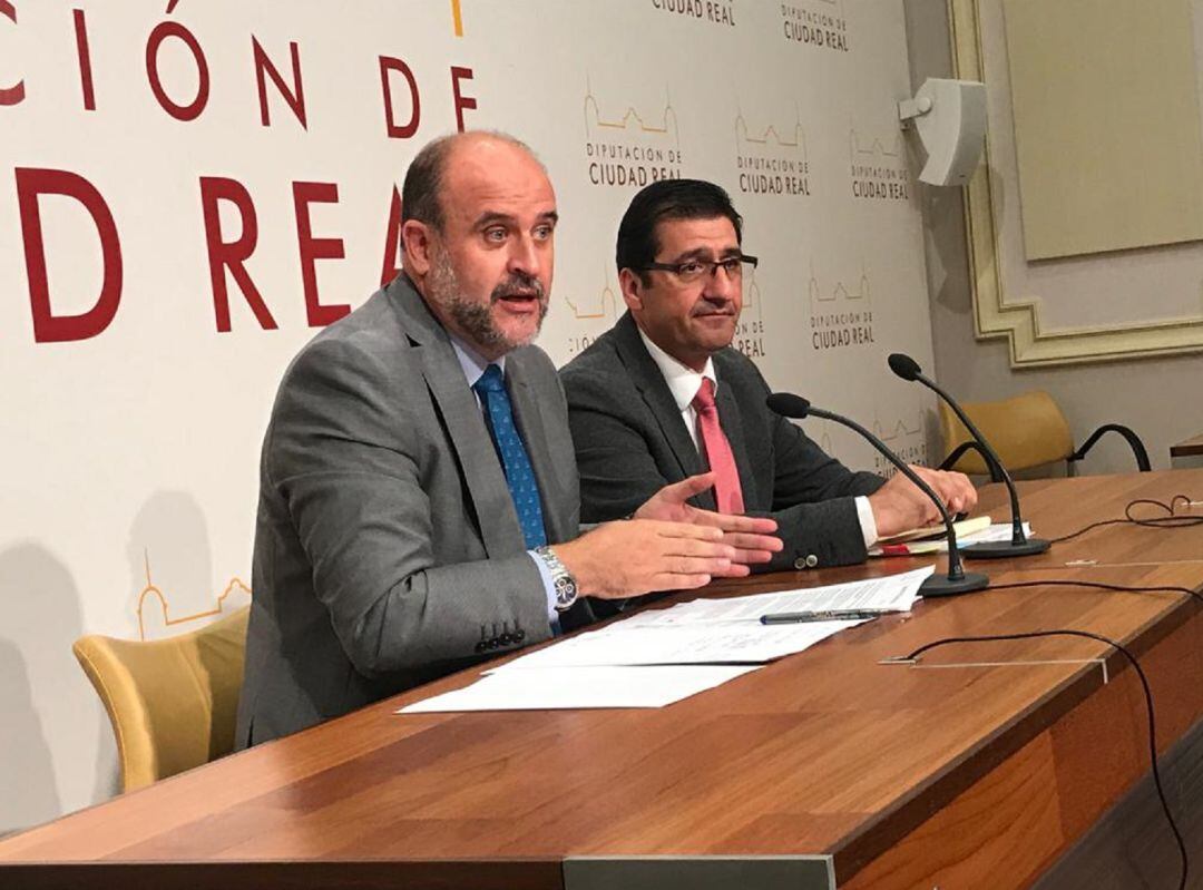 Martínez Guijarro tras la reunión con el presidente de la Diputación de Ciudad Real, José Manuel Caballero