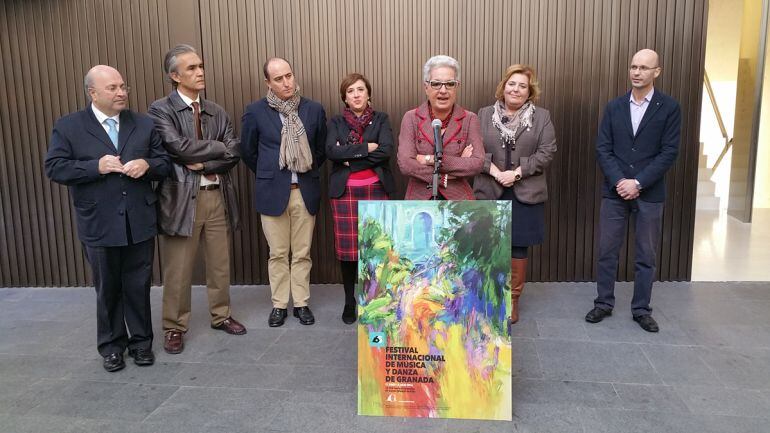 Presentación del cartel del 65 Festival Internacional de Música y Danza de Granada realizado por la artista María Teresa Martín Vivaldi