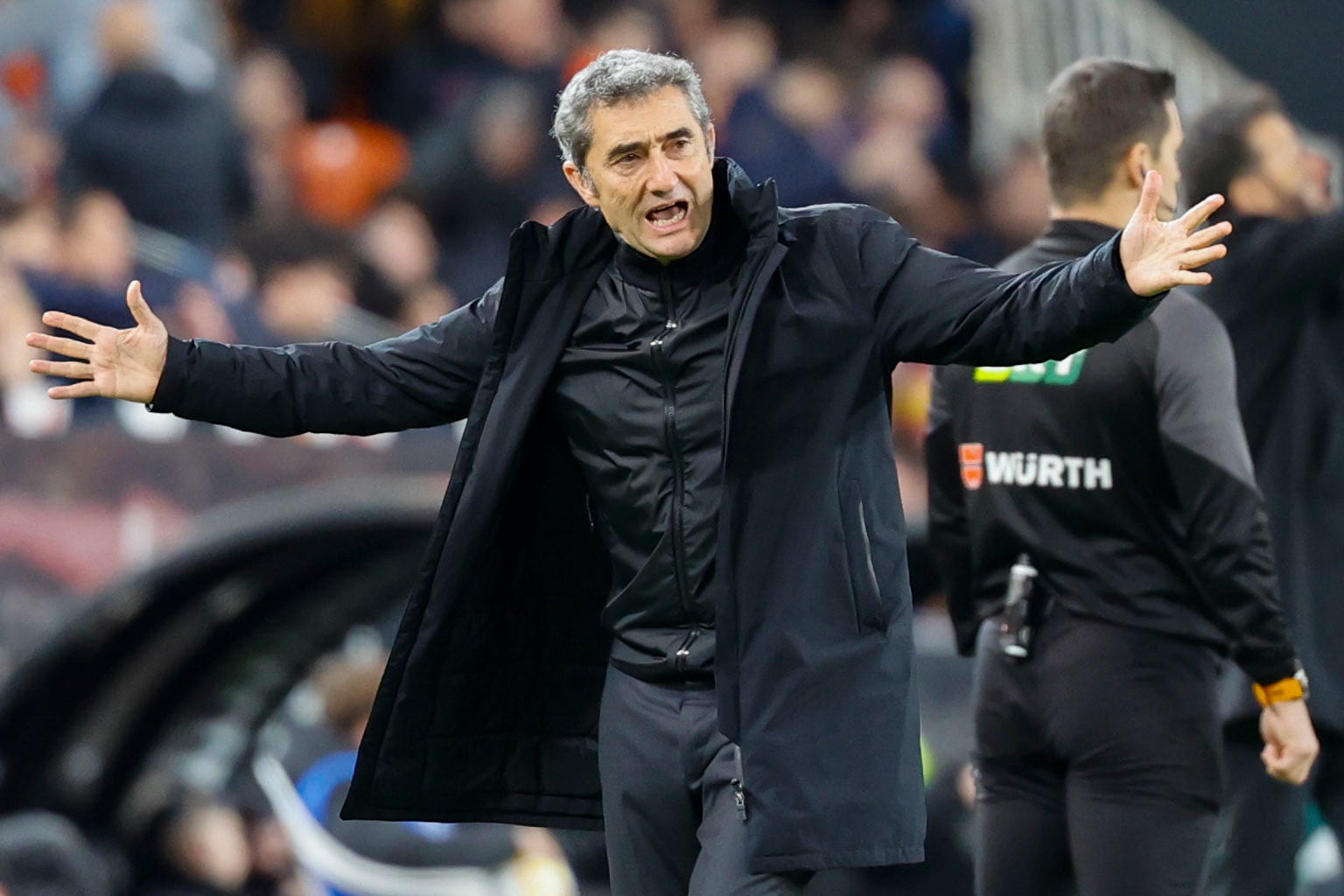 VALENCIA, 04/02/2026.- El entrenador del Athletic, Ernesto Valverde, durante el partido de cuartos de final de la Copa del Rey de fútbol entre el Valencia y el Athletic Club, este miércoles en el estadio de Mestalla. EFE/ Ana Escobar