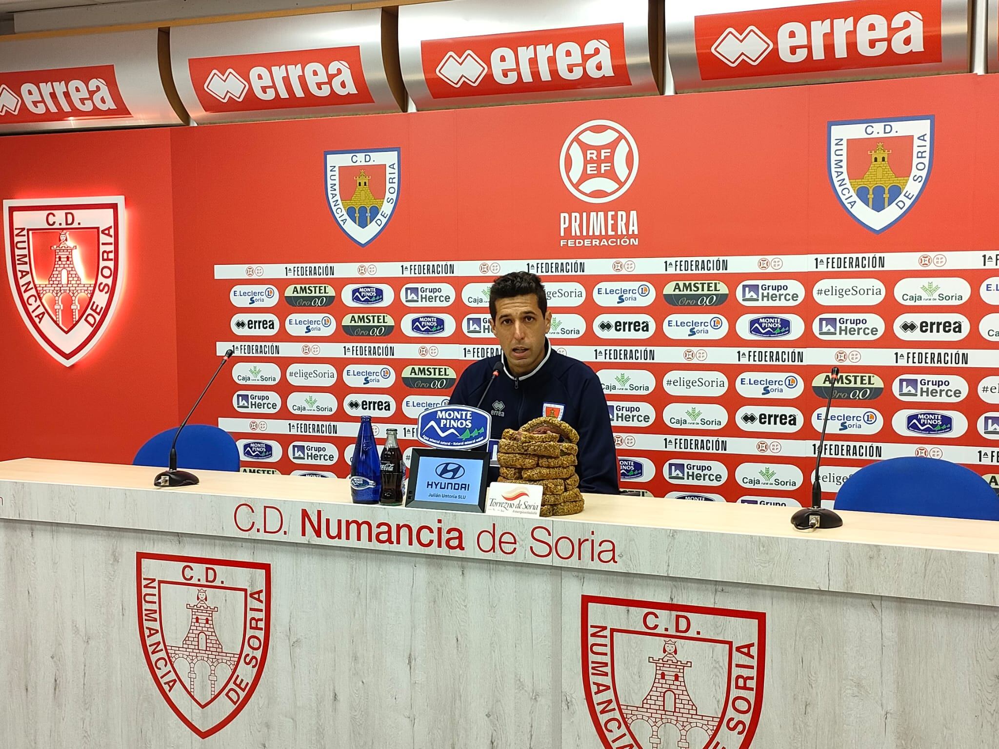 Pablo Ayuso, entrenador del Numancia, en rueda de prensa.