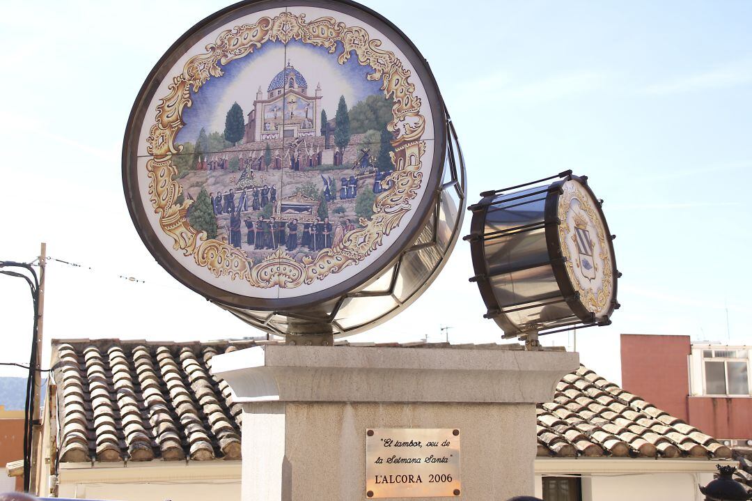 Escultura del tambor en L&#039;Alcora