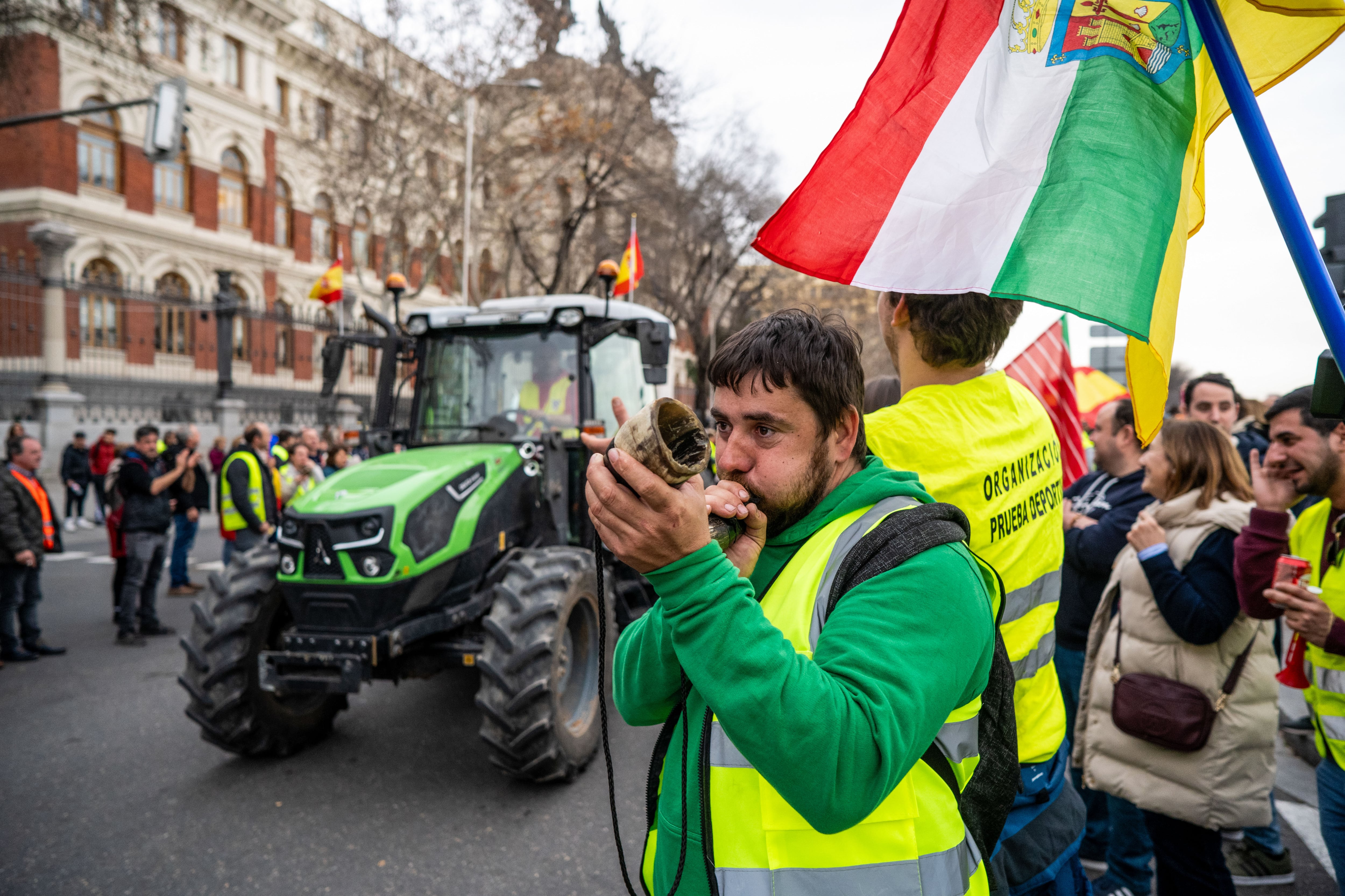 Protestas de agricultores y ganaderos frente al Ministerio de Agricultura del 21 de febrero en Madrid.