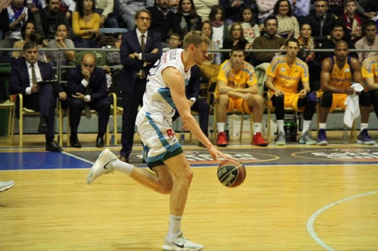 Bendzius es seria duda para el partido ante el Estudiantes por una contusión muscular