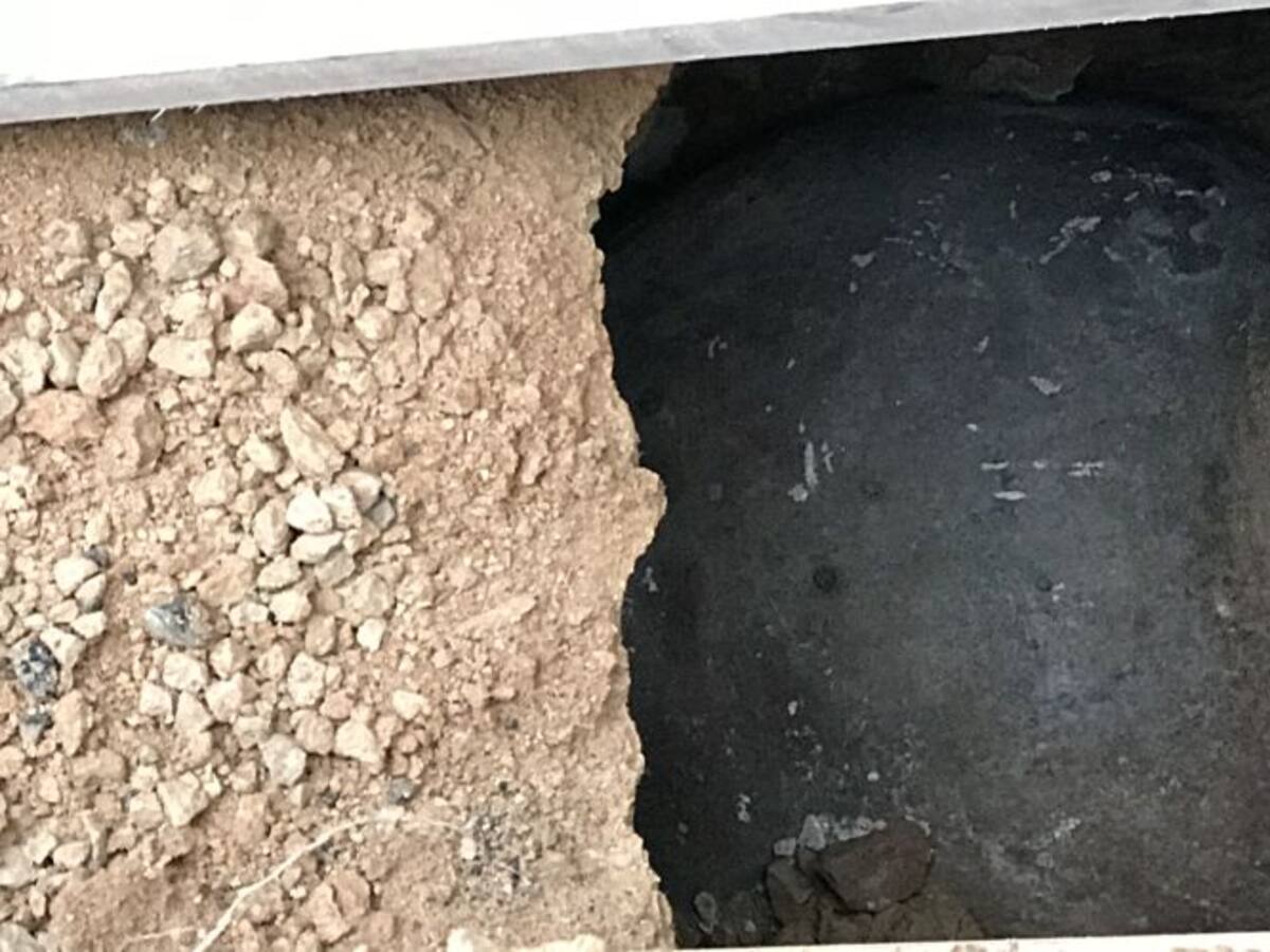 Comienza la extracción de las once tinajas de la calle Albarderos