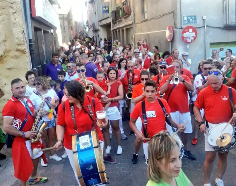 Las charangas alegraron las calles de la villa raudense.