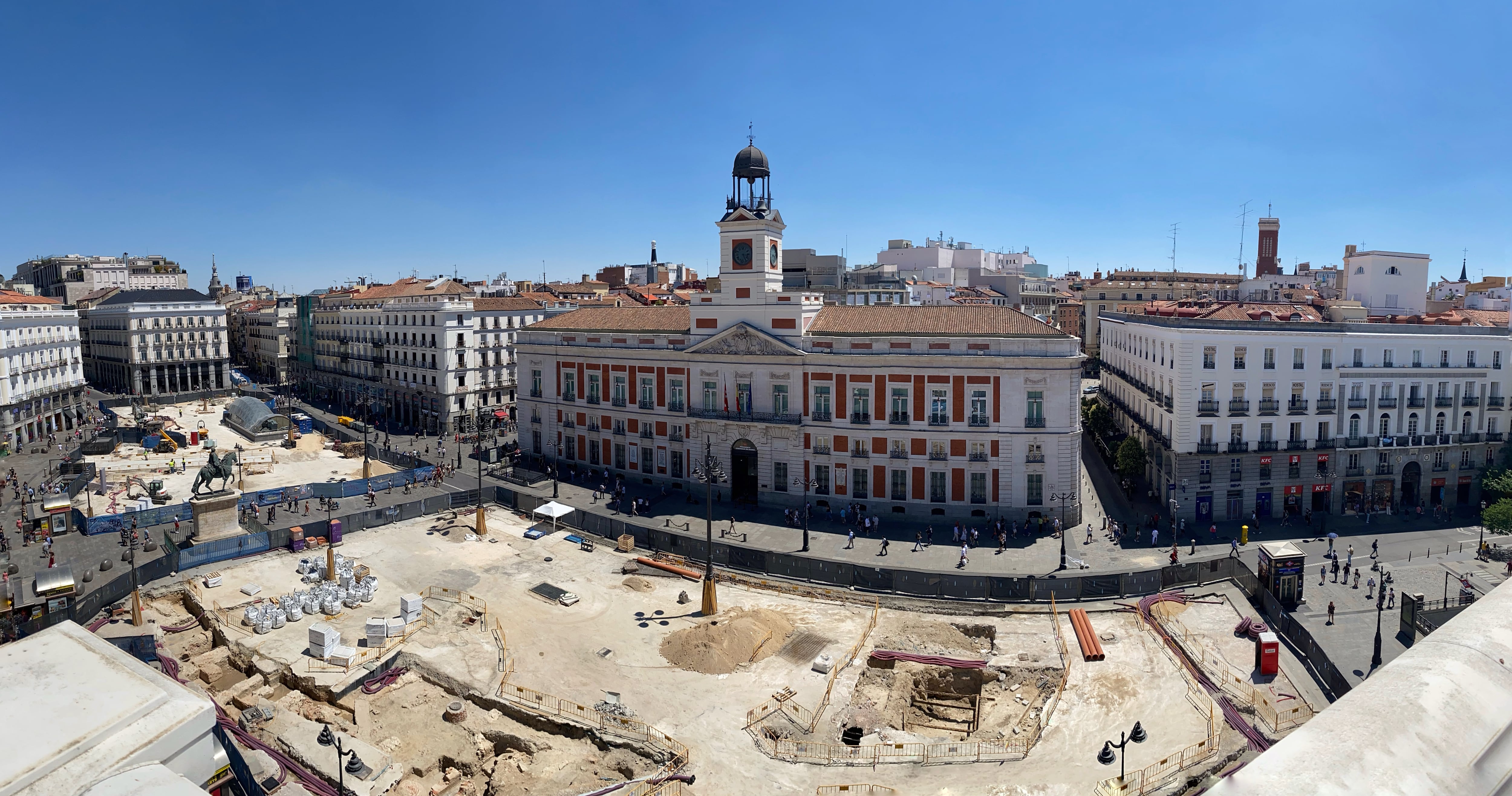 Panorámica de las obras de remodelación de la Puerta del Sol desde las alturas.