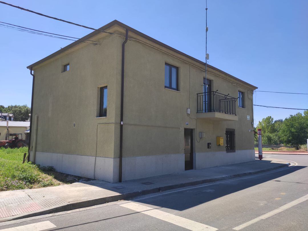 Casa consistorial de Fresnedo.