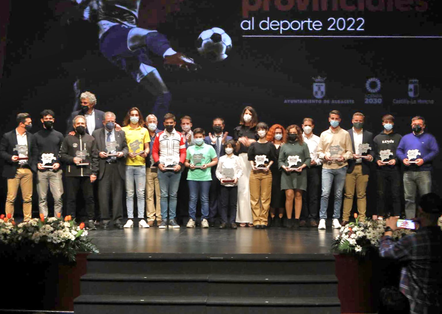 Foto de familia de los premiados