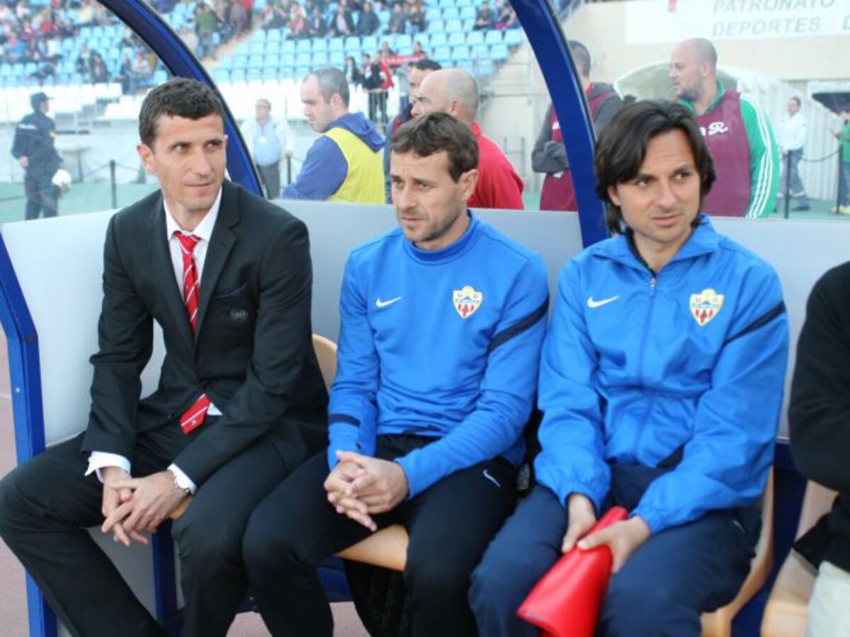 "Soy feliz en el Almería, no me muevo de aquí"