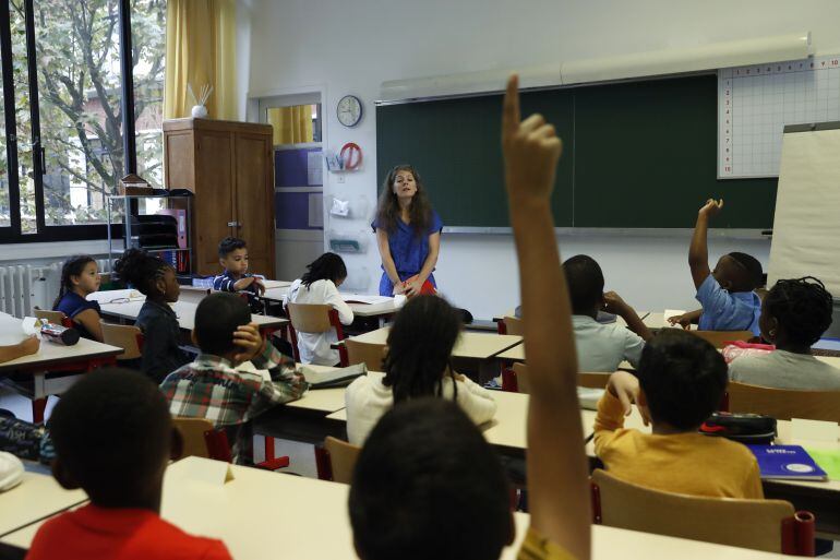 Las chicas son más colaborativas, según el informe. 