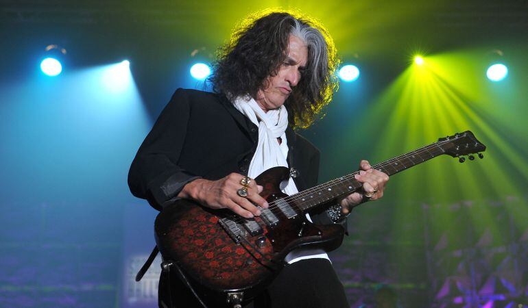 Joe Perry sigue engrosando su carrera en solitario con un nuevo disco fuera de Aerosmith