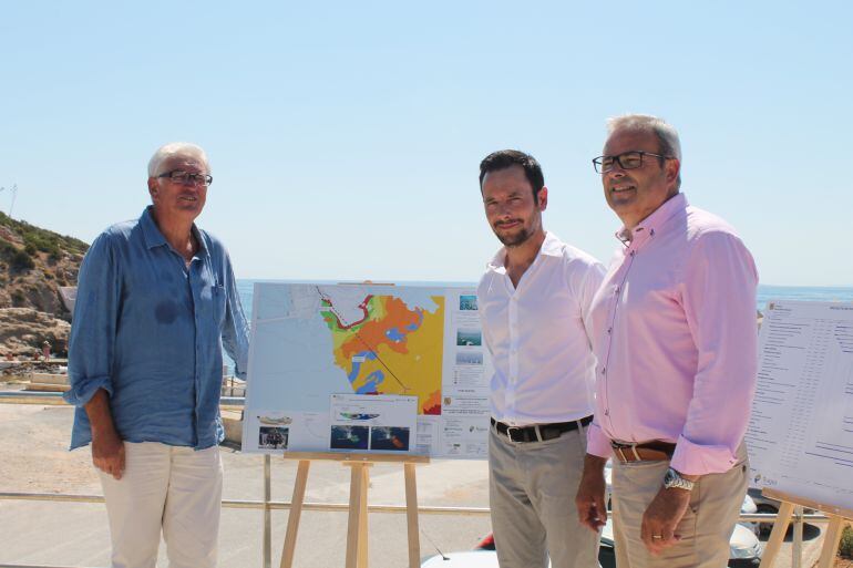 Antonio Garcías (izquierda) durante una visita a Ibiza