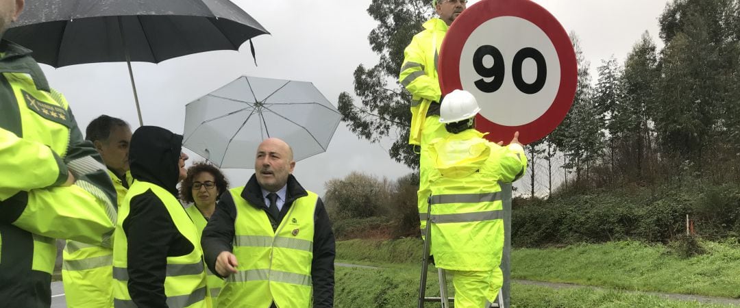 javier Losada, Delegado del Gobierno en Galicia en el cambio de señales de tráfico