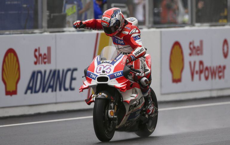 Dovizioso celebra el liderato en el Grand Prix de Malasia