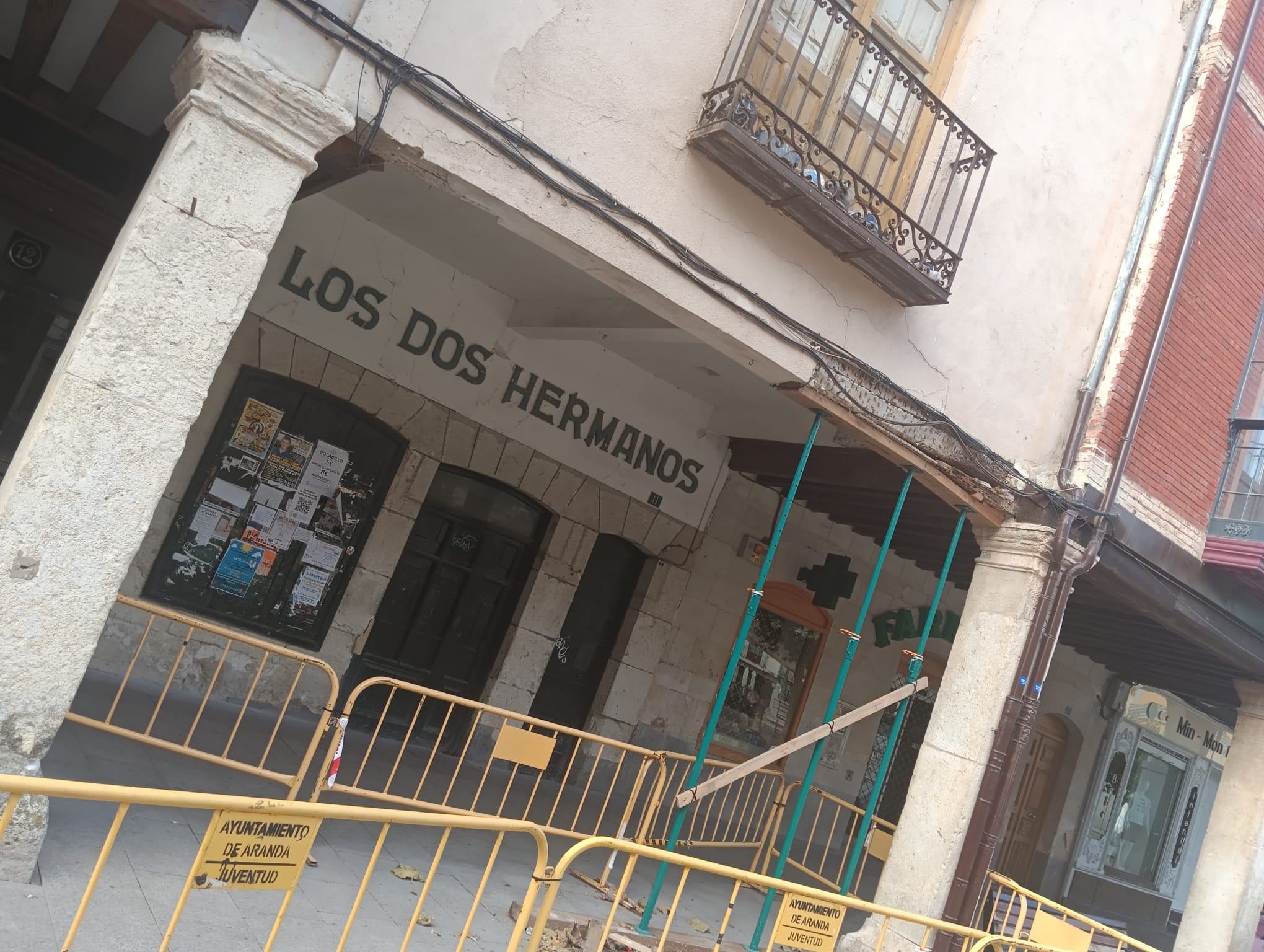 El edificio está apuntalado por seguridad