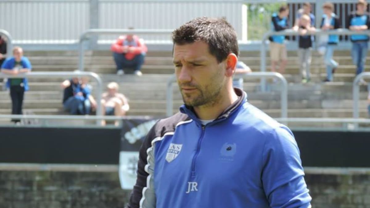 Un portero del Almería atrapado por la guerra