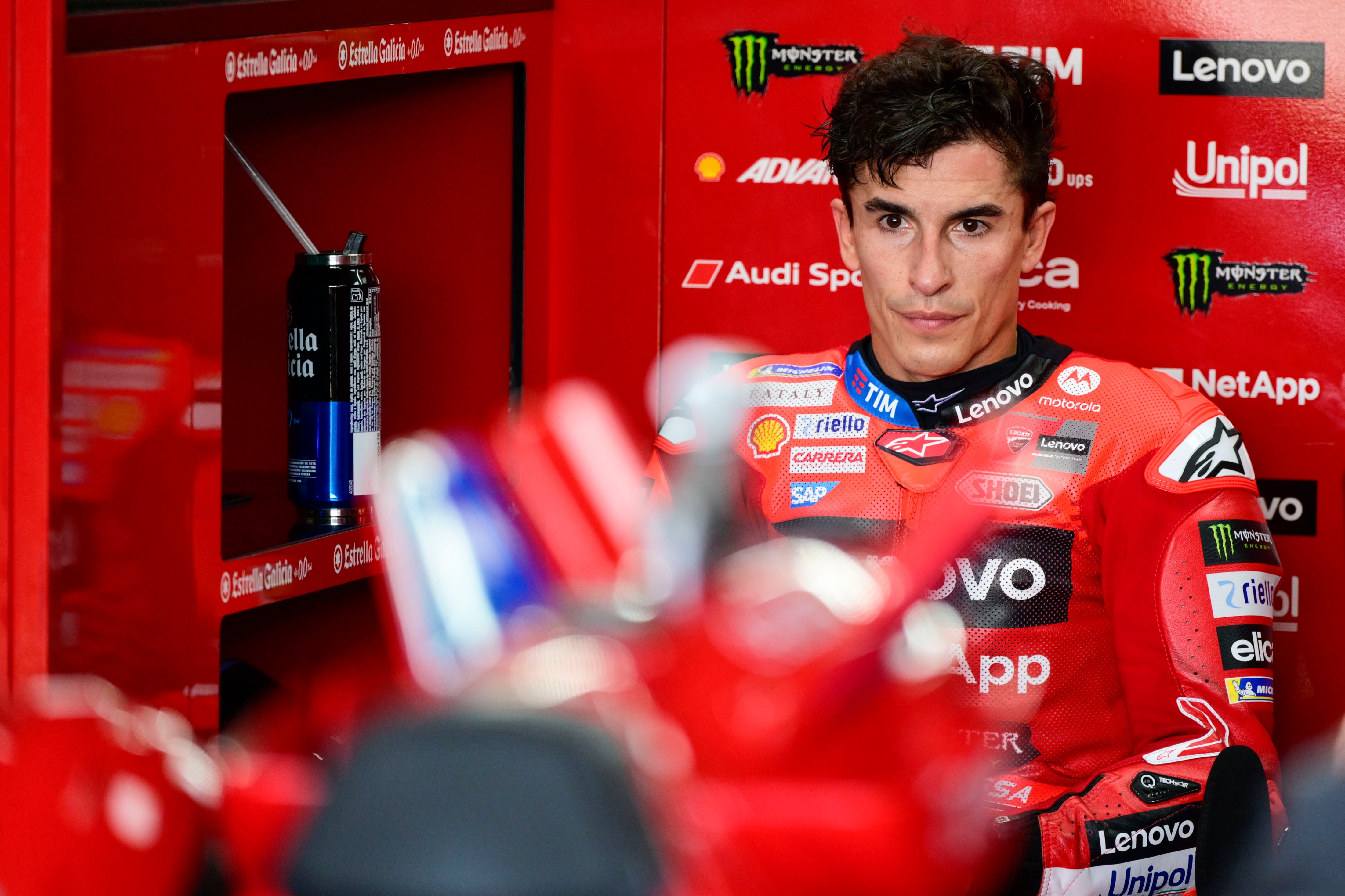 Marc Márquez reflexionando en el GP de Indonesia