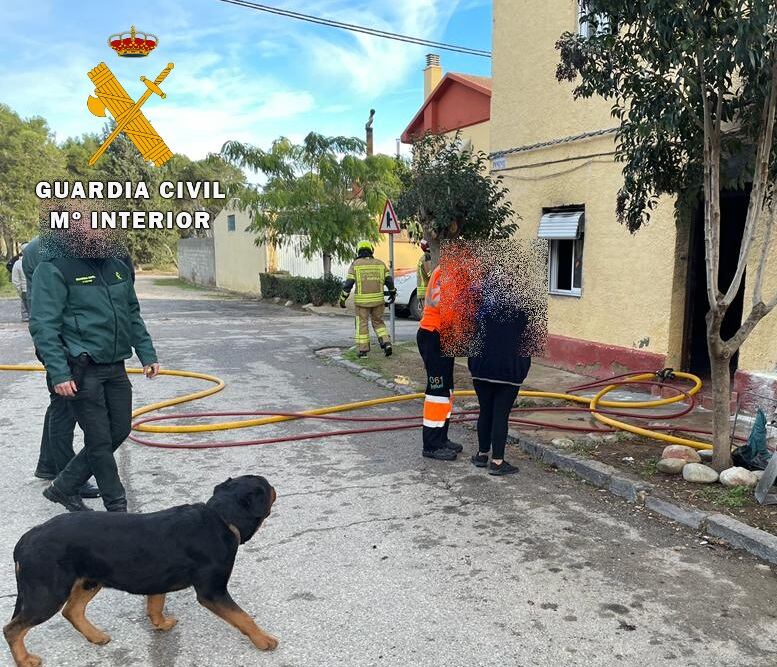 Imagen de incendio en una vivienda en Frula