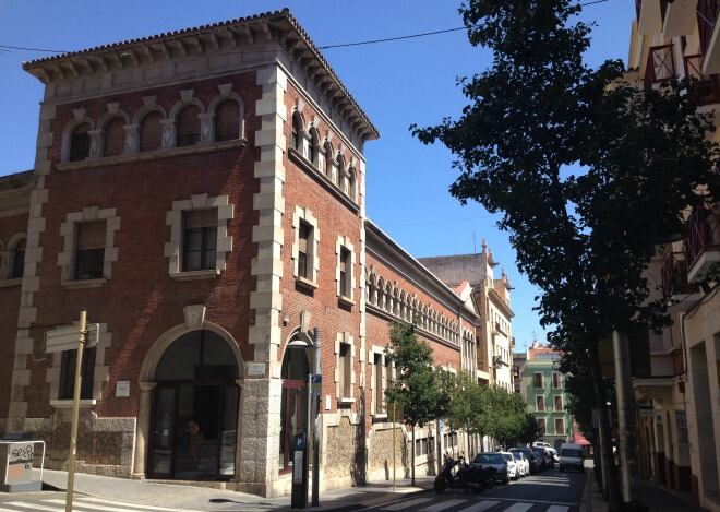 Imatge de l&#039;exterior de la Biblioteca Pública de Tarragona.