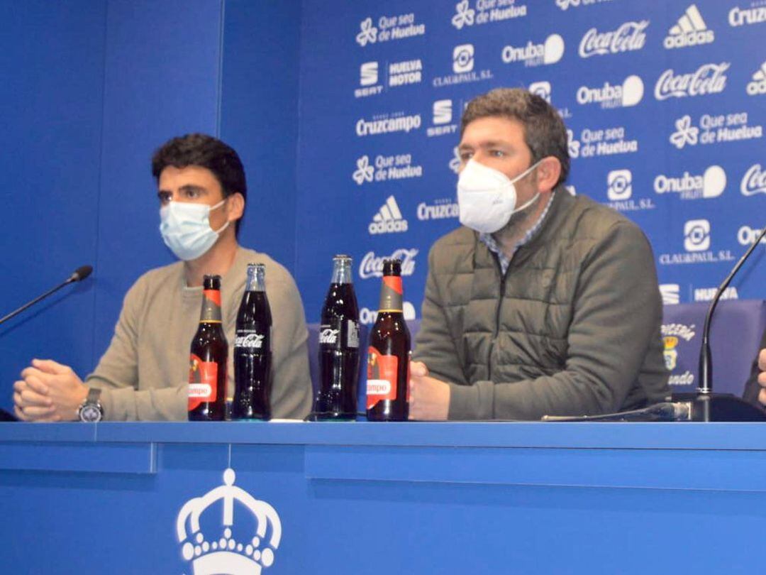 Juan Antonio Zamora junto a Jesús Pulido en la presentación de Calle.