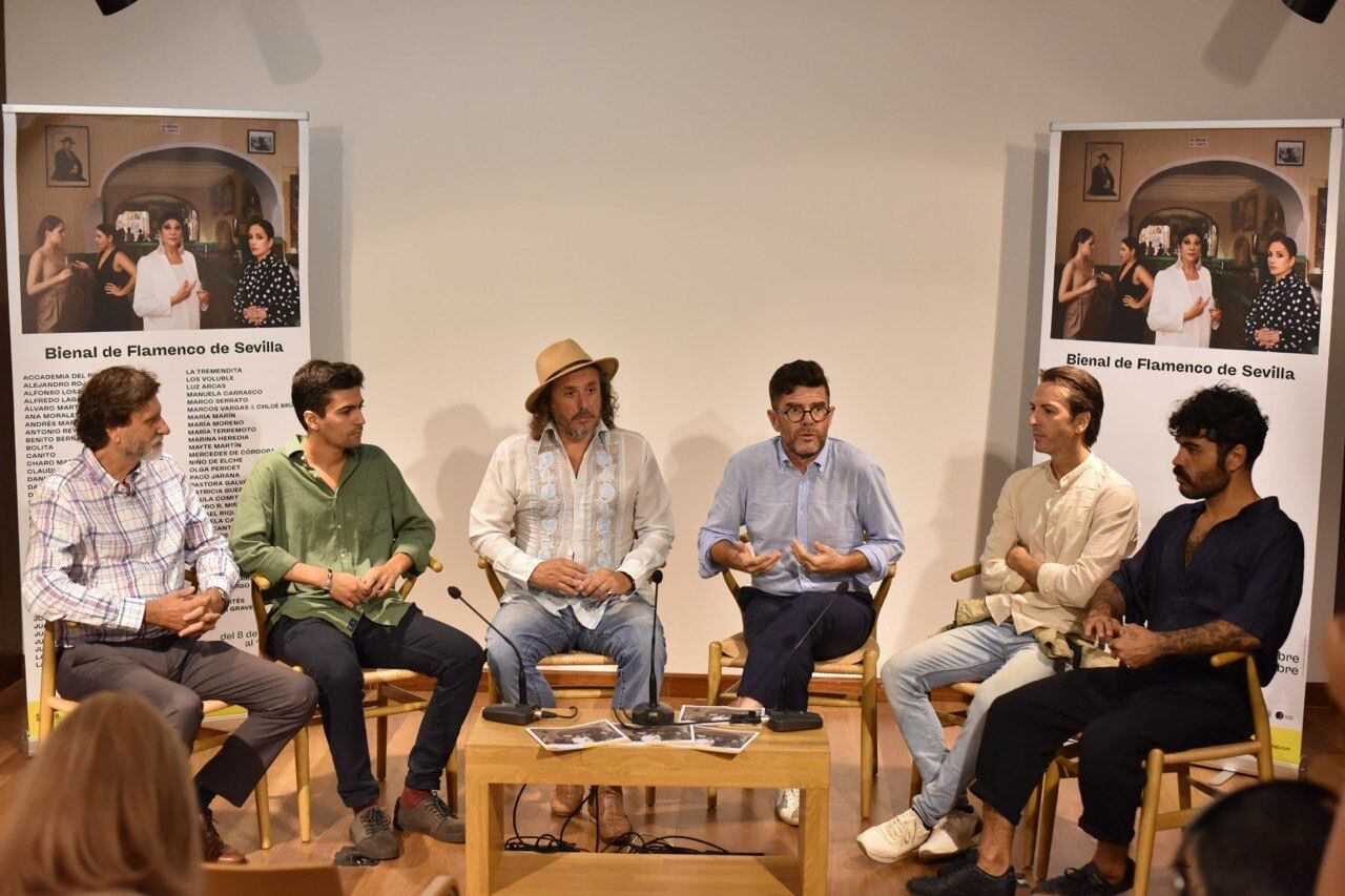 De izquierda a derecha Pedro Chicharro, de la Diputación de Sevilla, Luis Ybarra, Torombo, Chema Blanco, Manuel de la Luz y Joselito Acedo