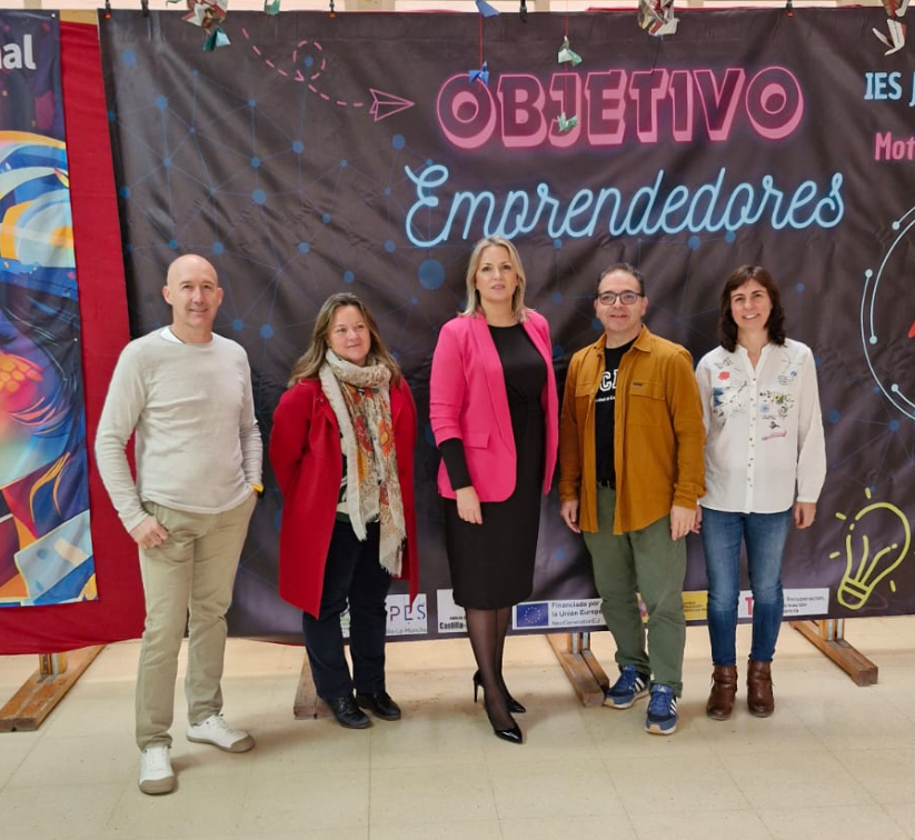 Profesorado del IES con Solán de Cabras