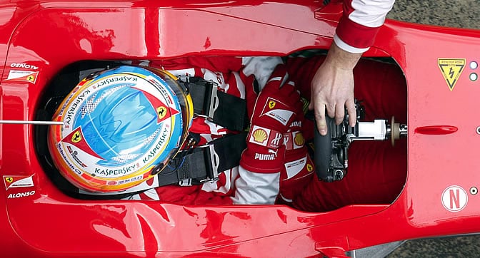 Fernando Alonso, al mando de su F138 en los entrenamientos de Montmeló