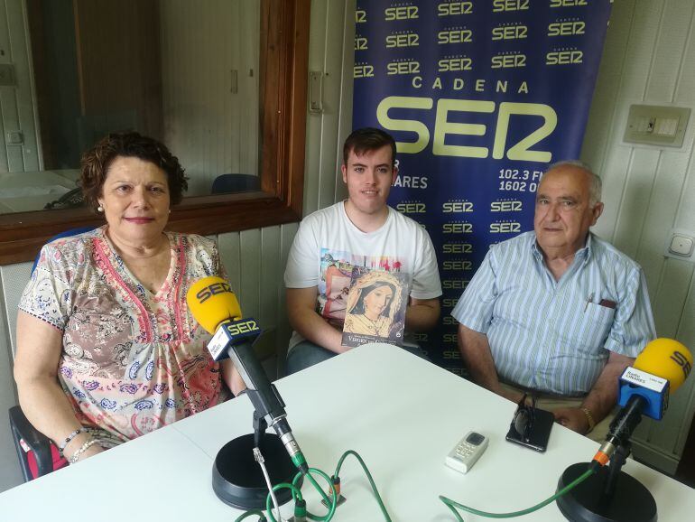 Miembros del grupo parroquial de la Virgen del Carmen.