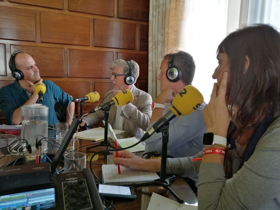 Plaza Pública, con Juanjo Hernández, desde el Ayuntamiento de Zaragoza, con Pedro Santisteve (Zaragoza en Común), Fernando Rivarés (Podemos - Equo) y Lola Ranera (PSOE)