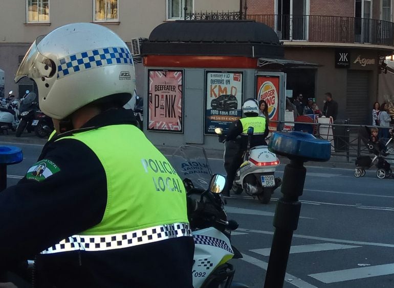 Policía Local de Málaga motocicleta seguridad agente barrio